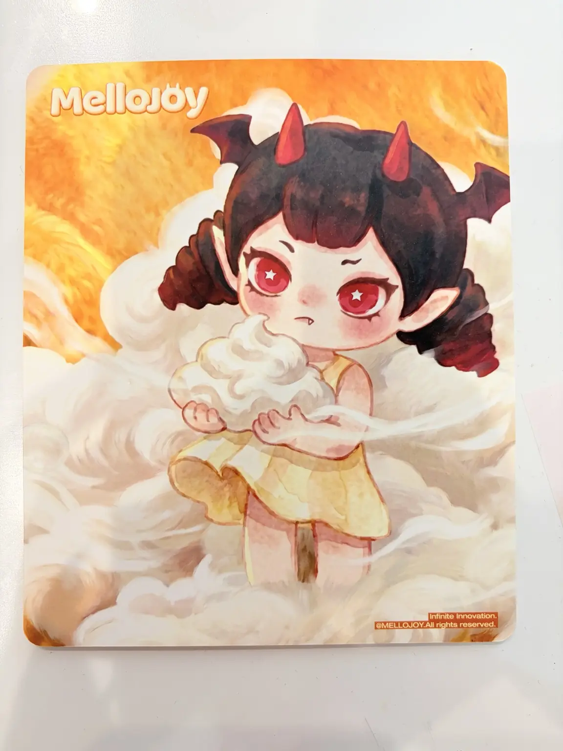 Mellojoyふわふわ肉球ミルクパフに付属するイラストカード